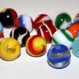 Le corckscrews (con una fascia colorata che si avvolge a spirale intorno alla biglia, dette anche �cavatappi�)